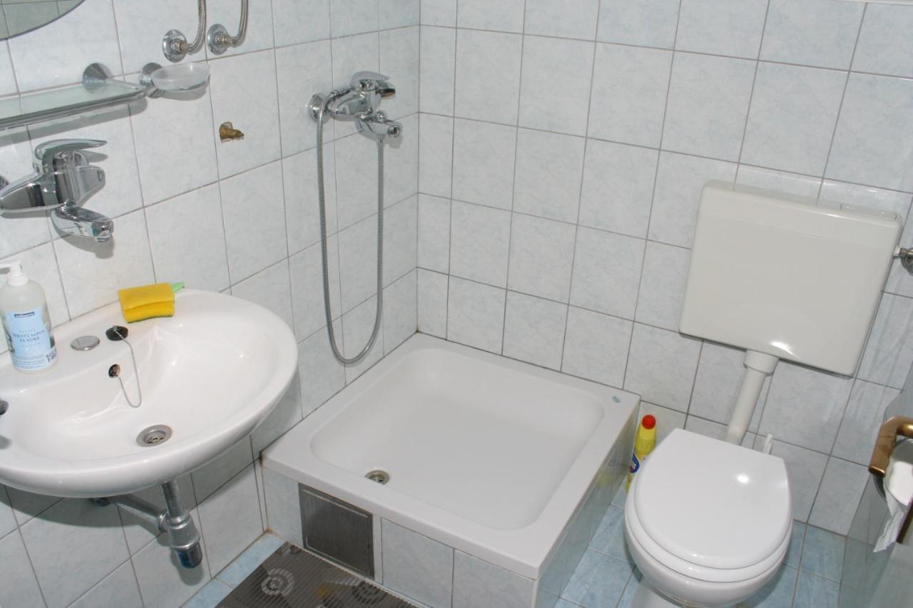 Apartments By The Sea Podgora, Makarska - 518 Екстериор снимка